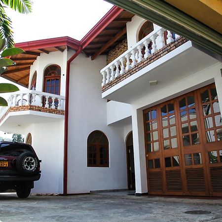 Kan̆Du Kandy Exterior photo